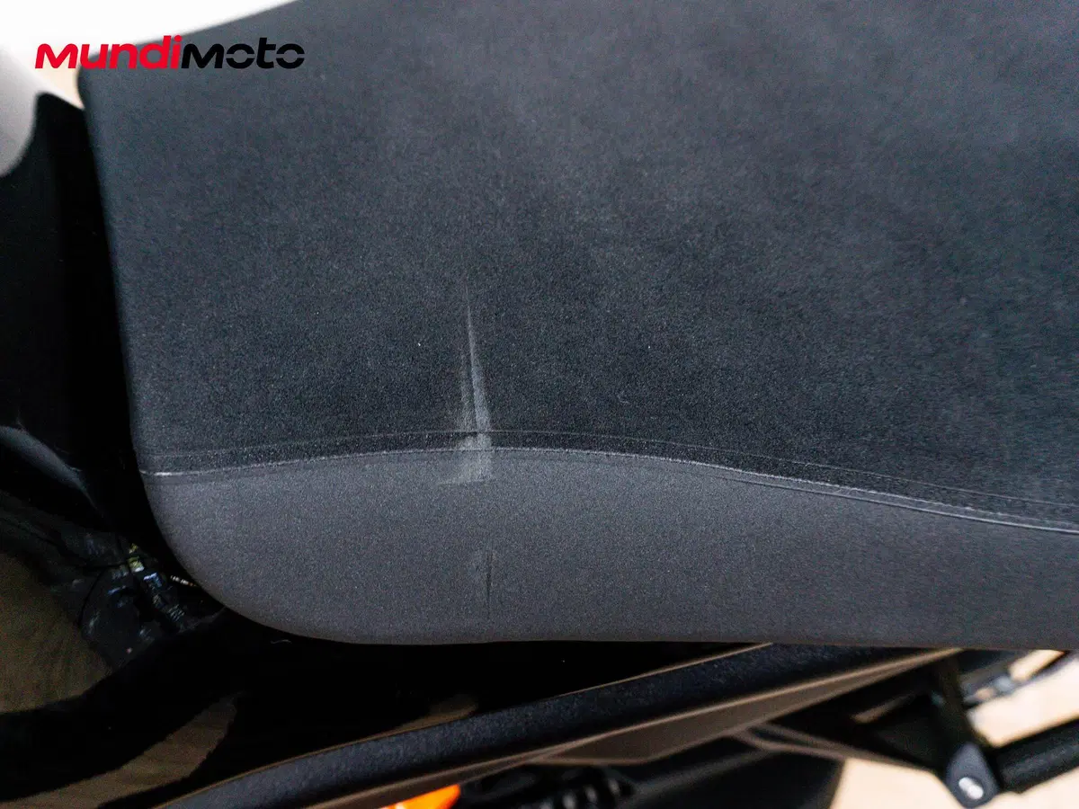 KTM 1290 Super Duke R (2019) (14)