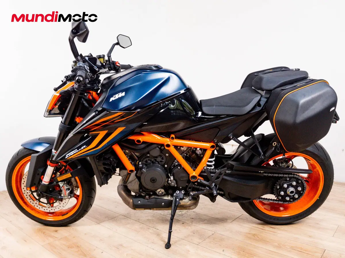 KTM 1290 Super Duke R (2019) (6)