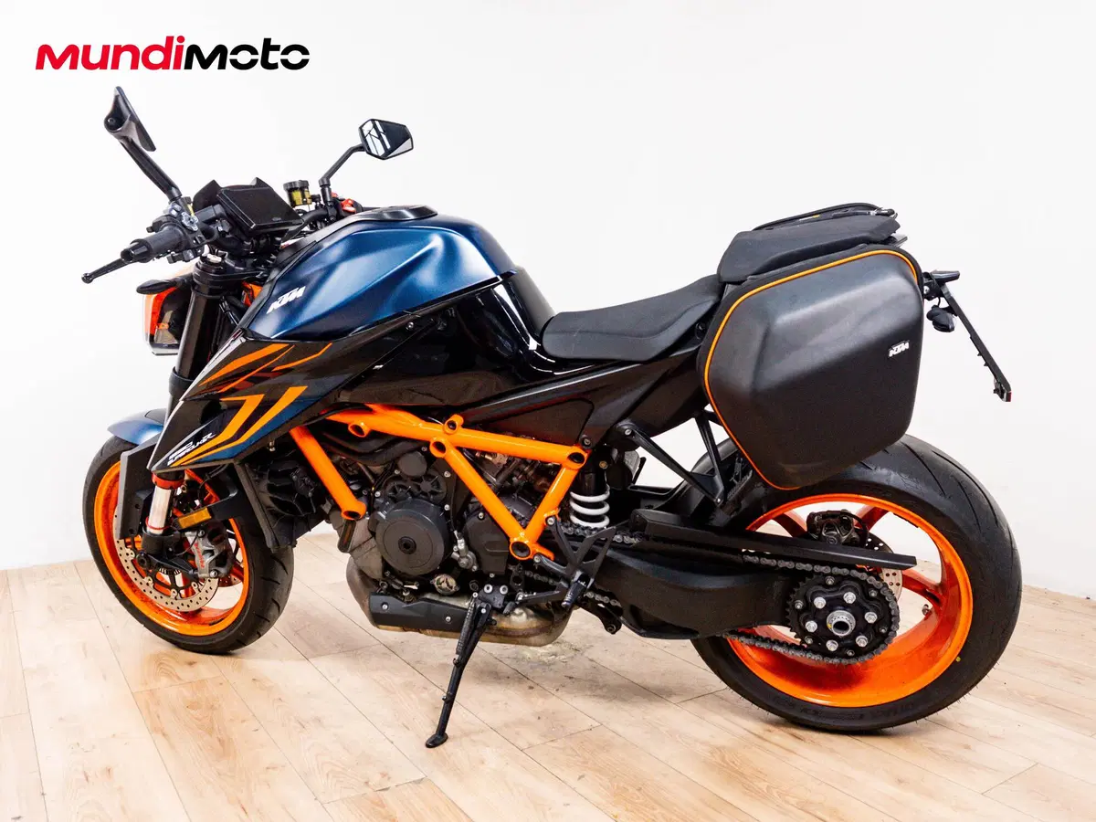 KTM 1290 Super Duke R (2019) (7)