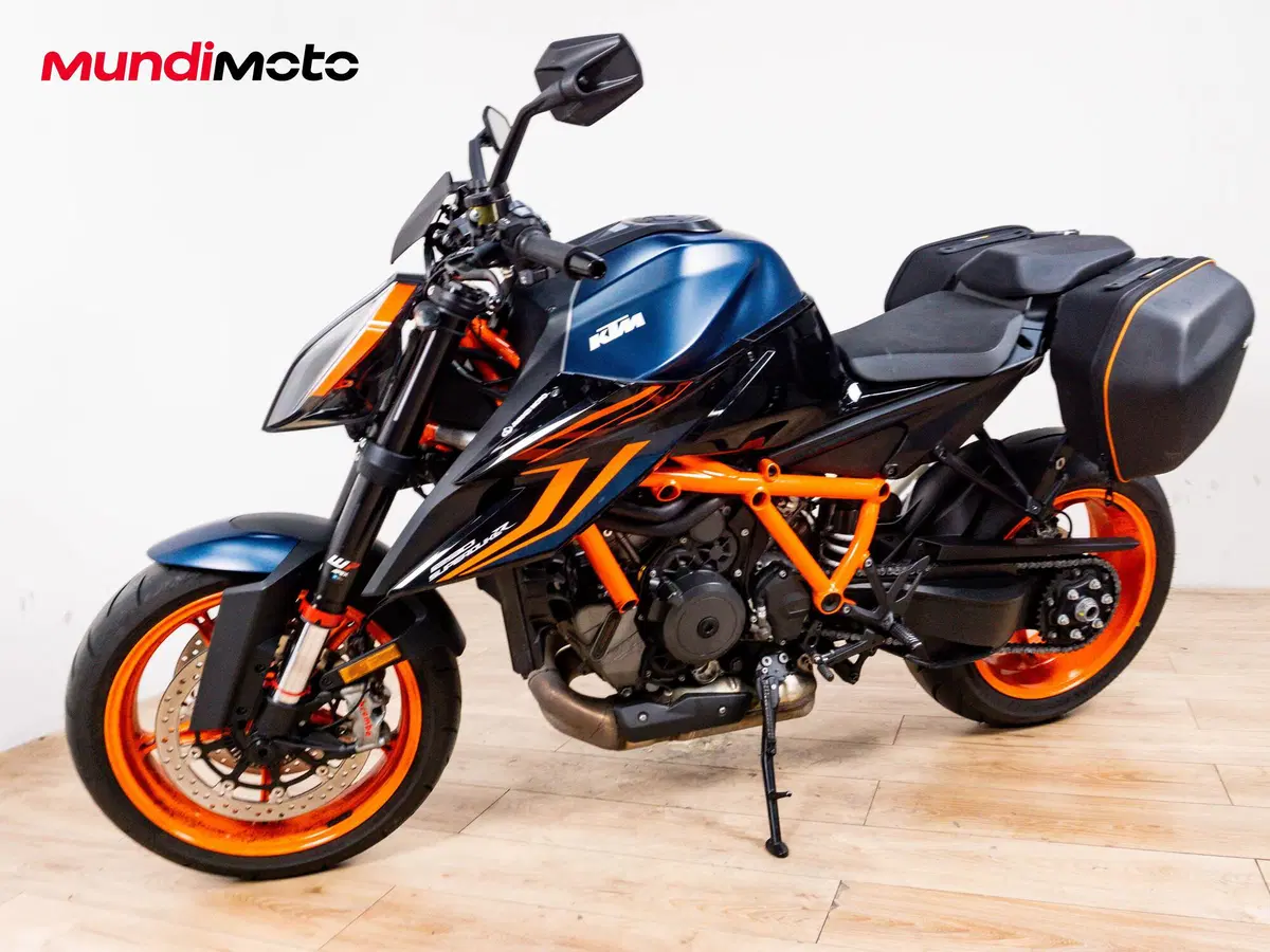KTM 1290 Super Duke R (2019) (8)