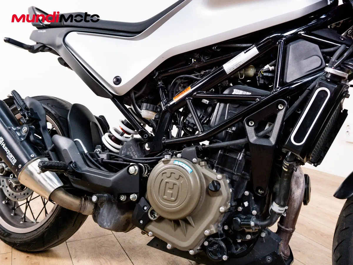 Husqvarna Svartpilen 401 (2024 - 26) (5)