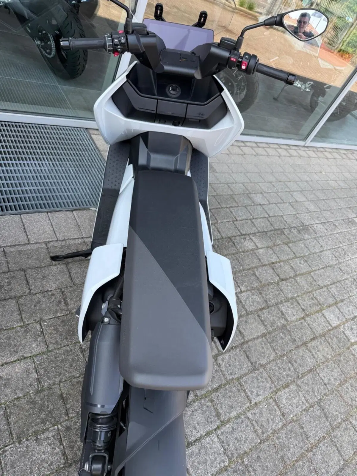 Bmw CE 04 (2021 - 25) (3)
