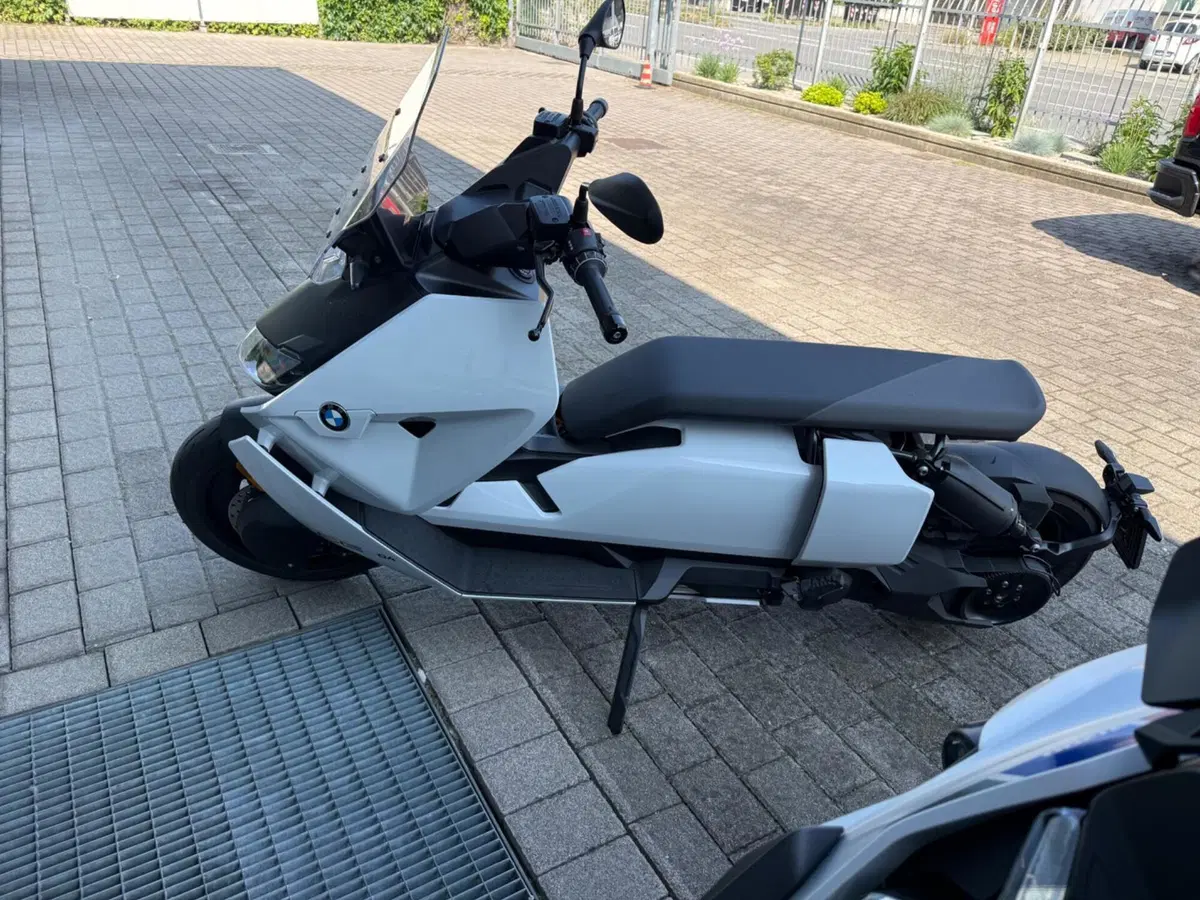 Bmw CE 04 (2021 - 25) (4)
