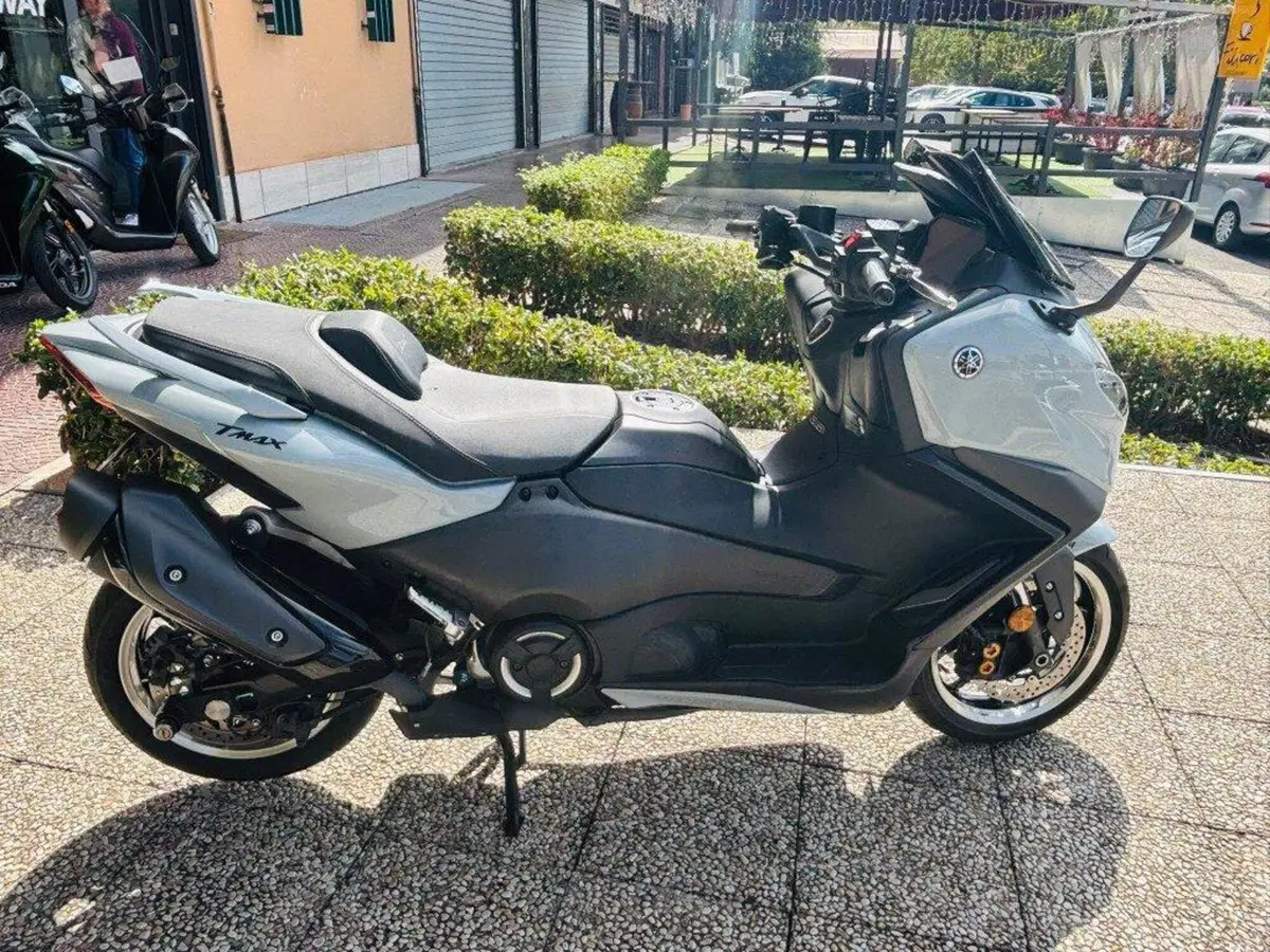 Yamaha T-Max 560 Tech Max (2025 - 26) (6)