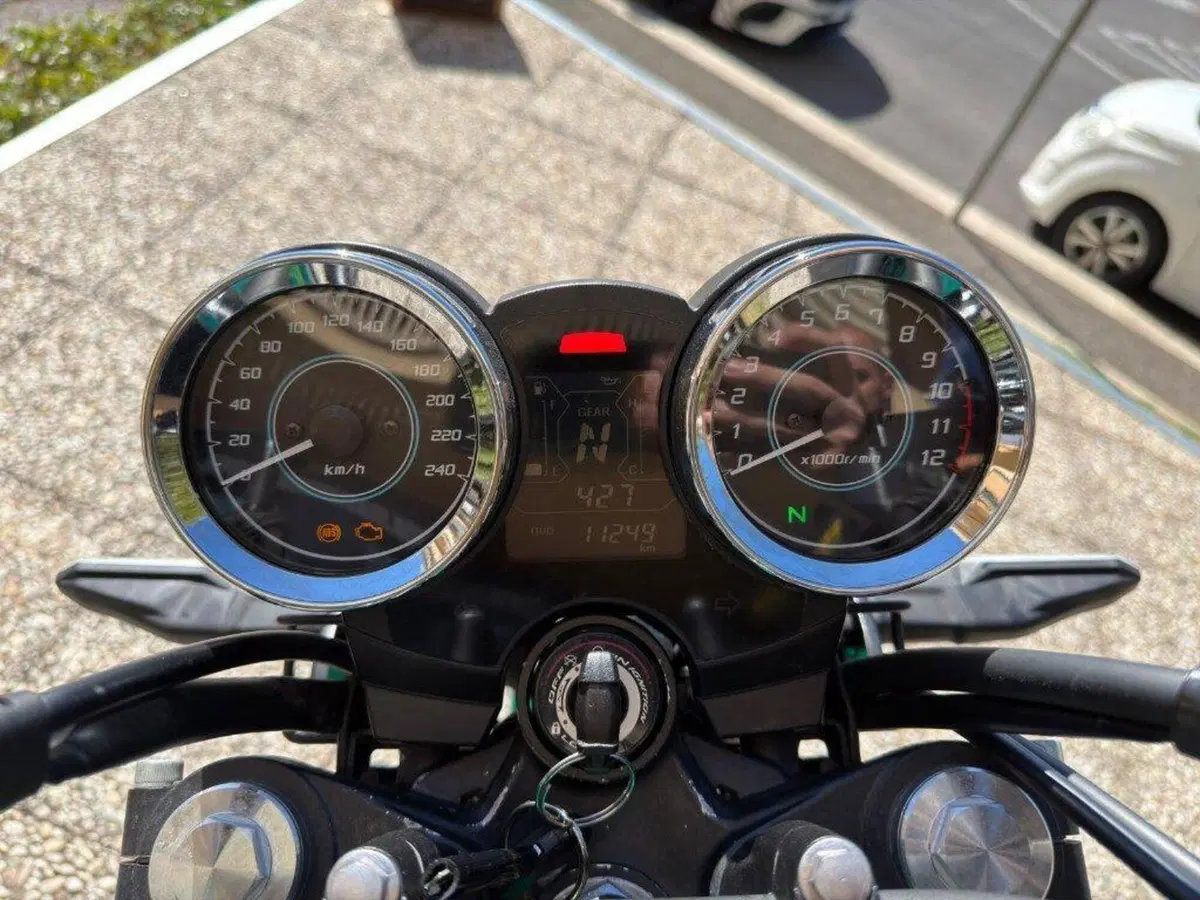 Kawasaki Z 650 RS (2022 - 24) (8)
