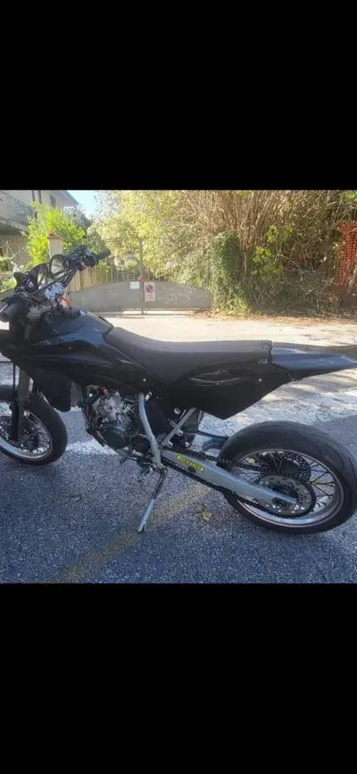 Husqvarna SM 125 (2007) usata