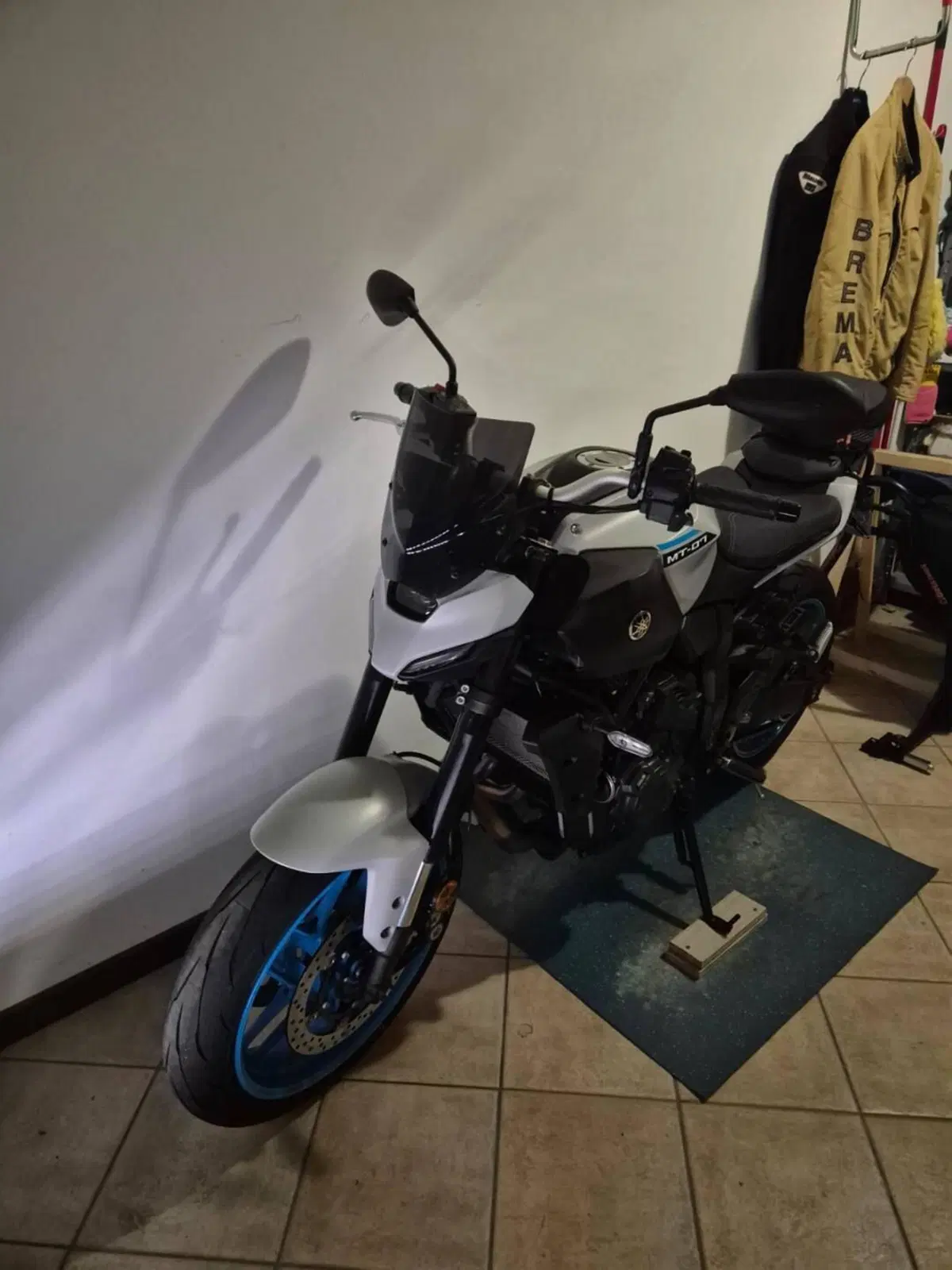 Yamaha MT-07 Y-AMT (2025 - 26) (4)