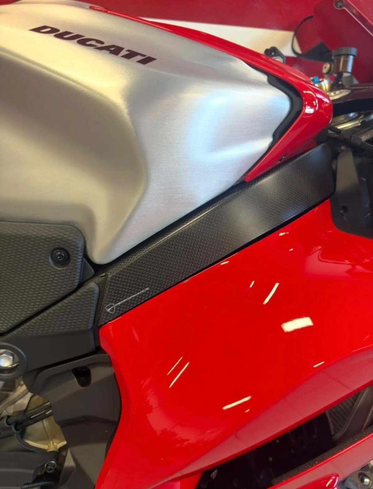 Ducati Panigale V4 R (2026) (6)