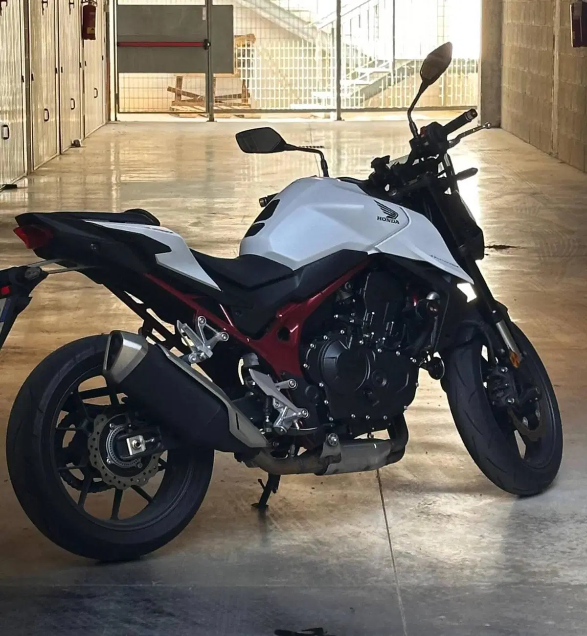 Honda CB 750 Hornet (2025) (2)
