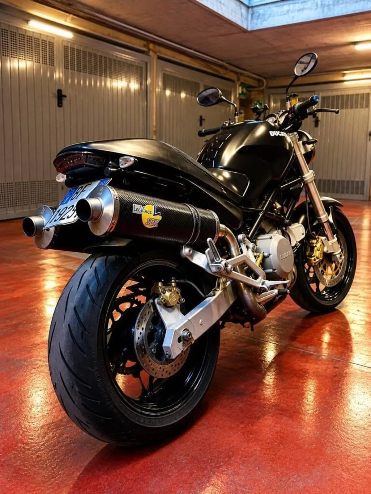 Ducati Monster 600 Dark (1998 - 01)