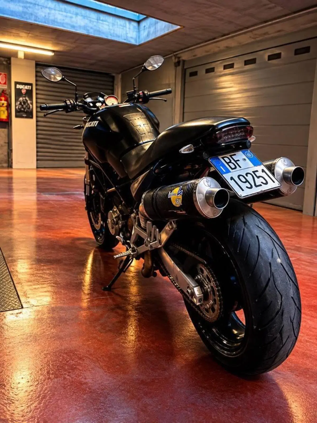 Ducati Monster 600 Dark (1998 - 01) (3)