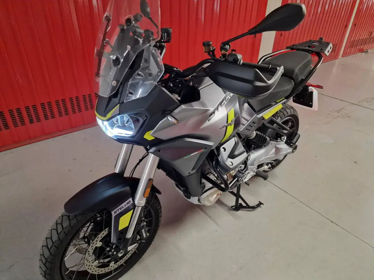 Moto Guzzi Stelvio (2024 - 26) (3)