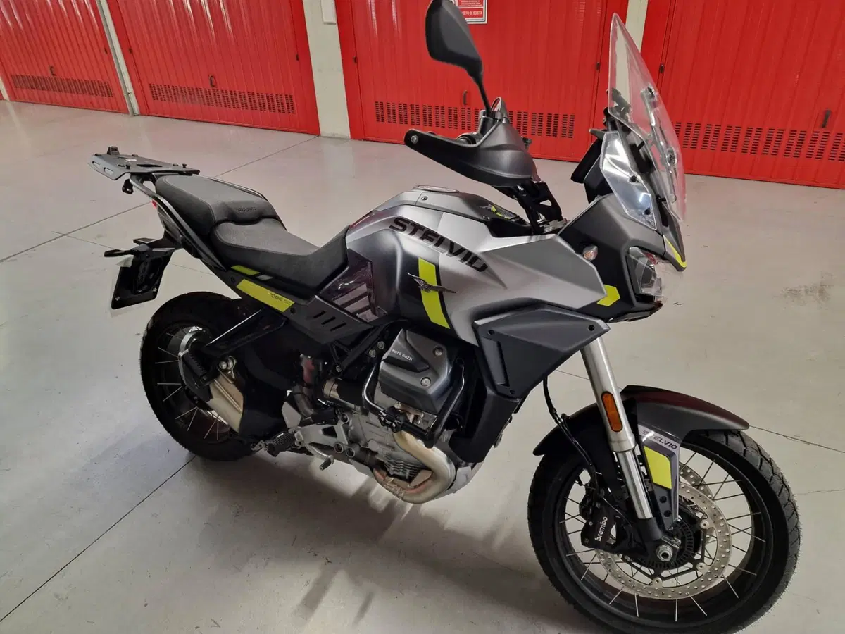 Moto Guzzi Stelvio (2024 - 26) (10)