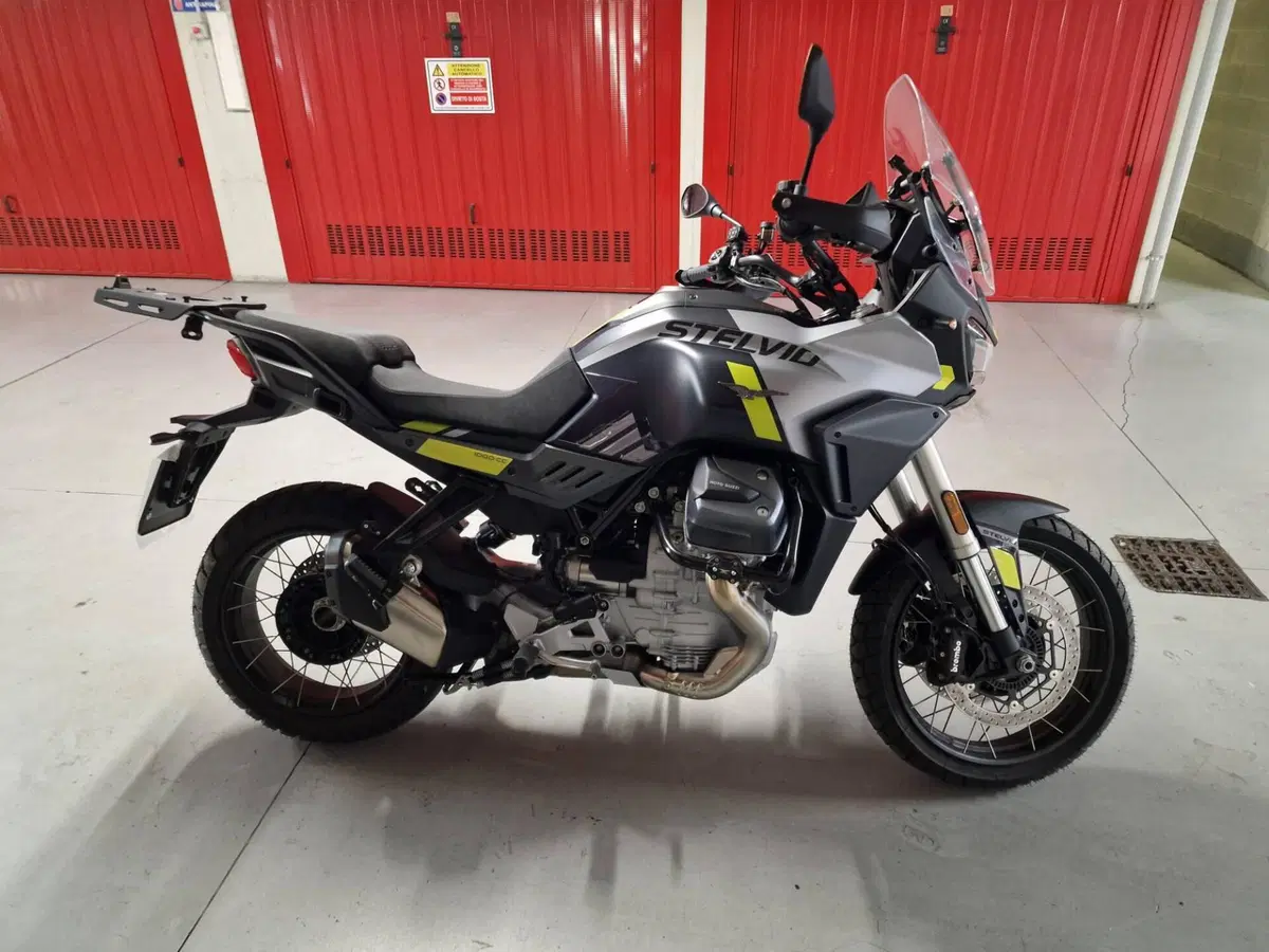 Moto Guzzi Stelvio (2024 - 26) (12)