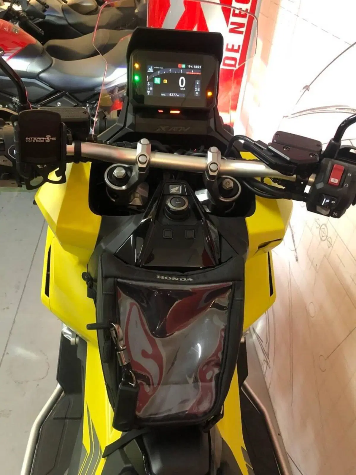 Honda X-ADV 750 (2025 - 27) (6)