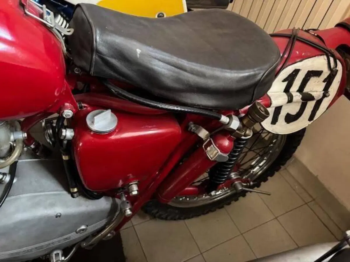 Moto Guzzi lodola regolarita' (6)