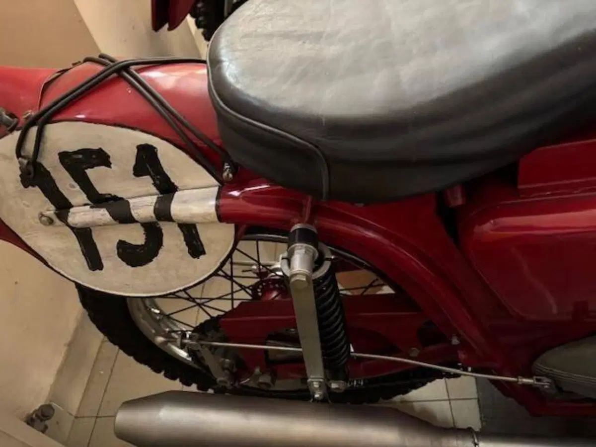 Moto Guzzi lodola regolarita' (10)