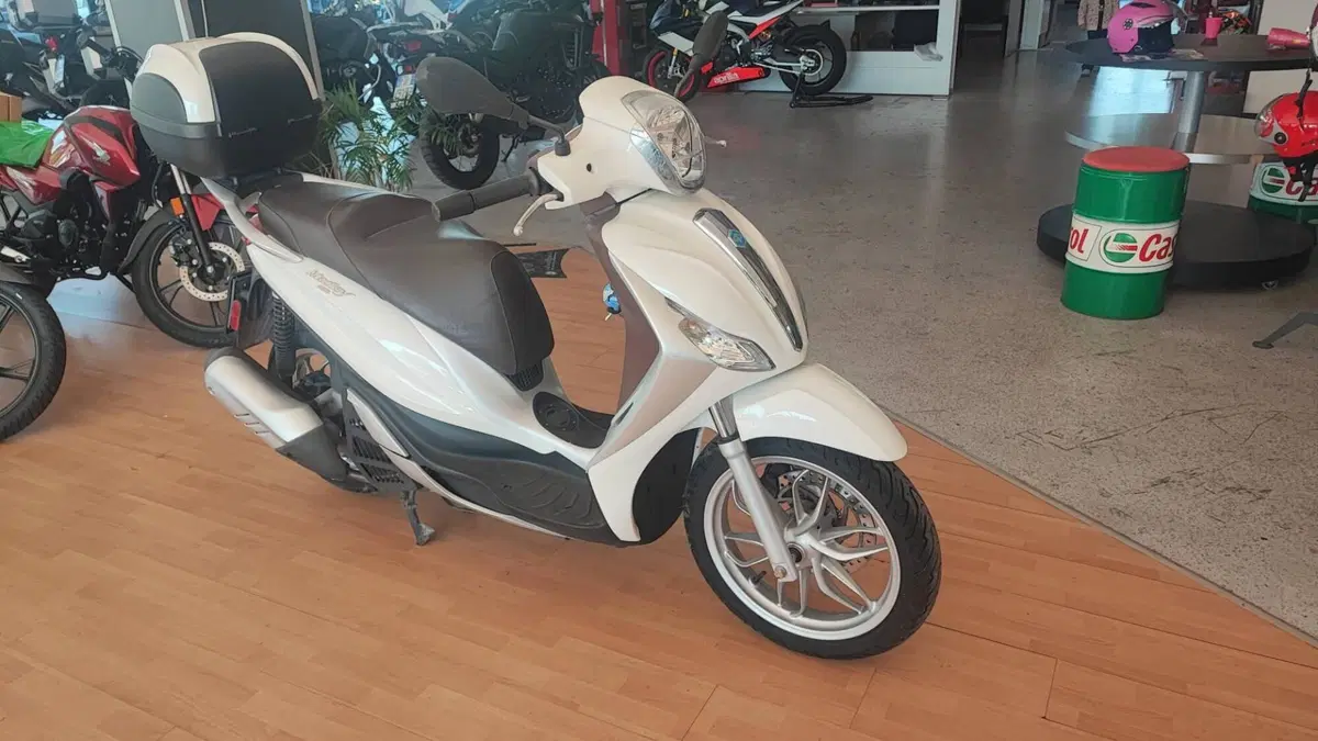 Piaggio Medley 125 S ABS (2016 - 19) (4)