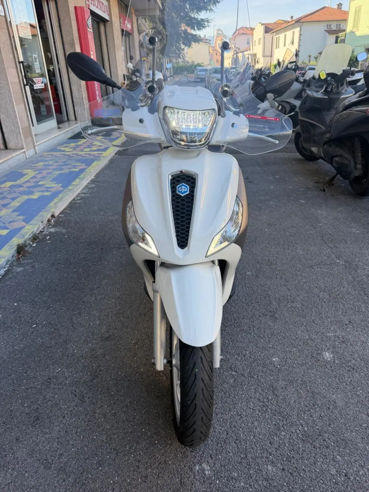 Piaggio Medley 150 ABS (2021 - 25) (2)