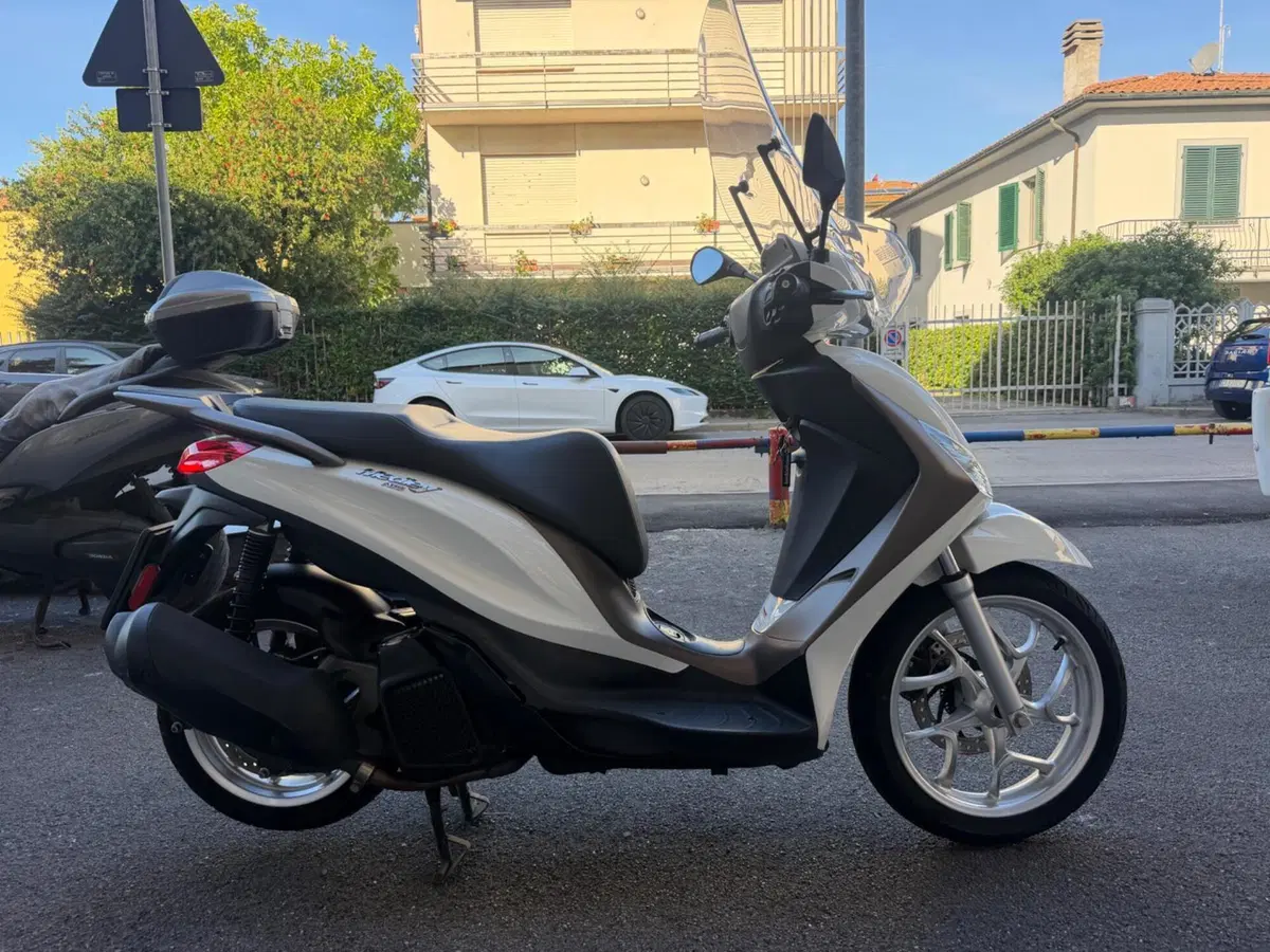 Piaggio Medley 150 ABS (2021 - 25) (3)