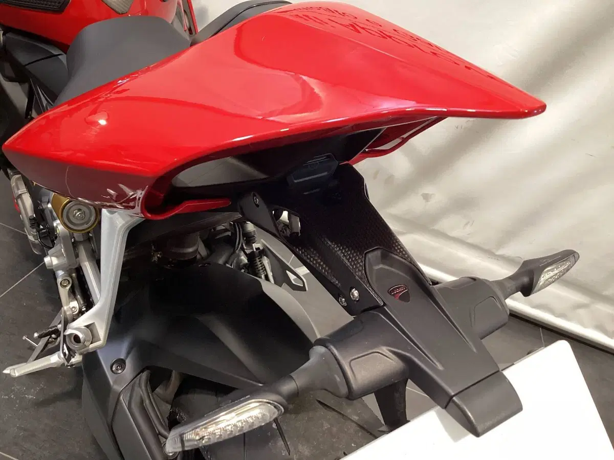 Ducati Streetfighter V2 (2022 - 24) (6)