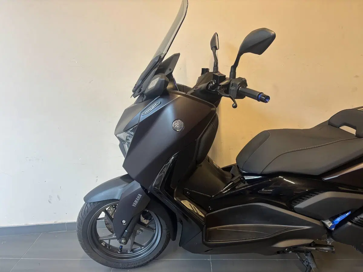 Yamaha X-Max 300 Tech Max (2025 - 26) (2)