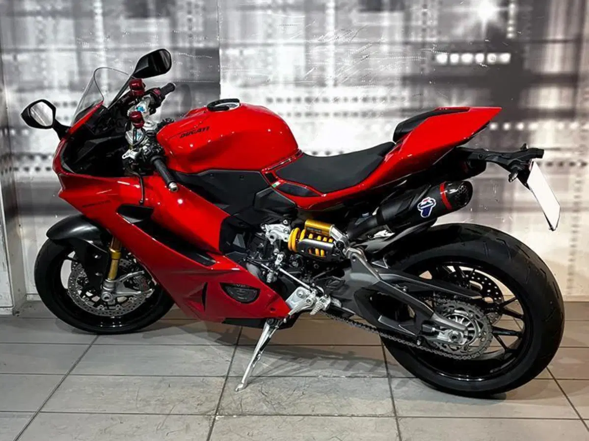 Ducati Panigale V2 S (2025 - 26) (2)