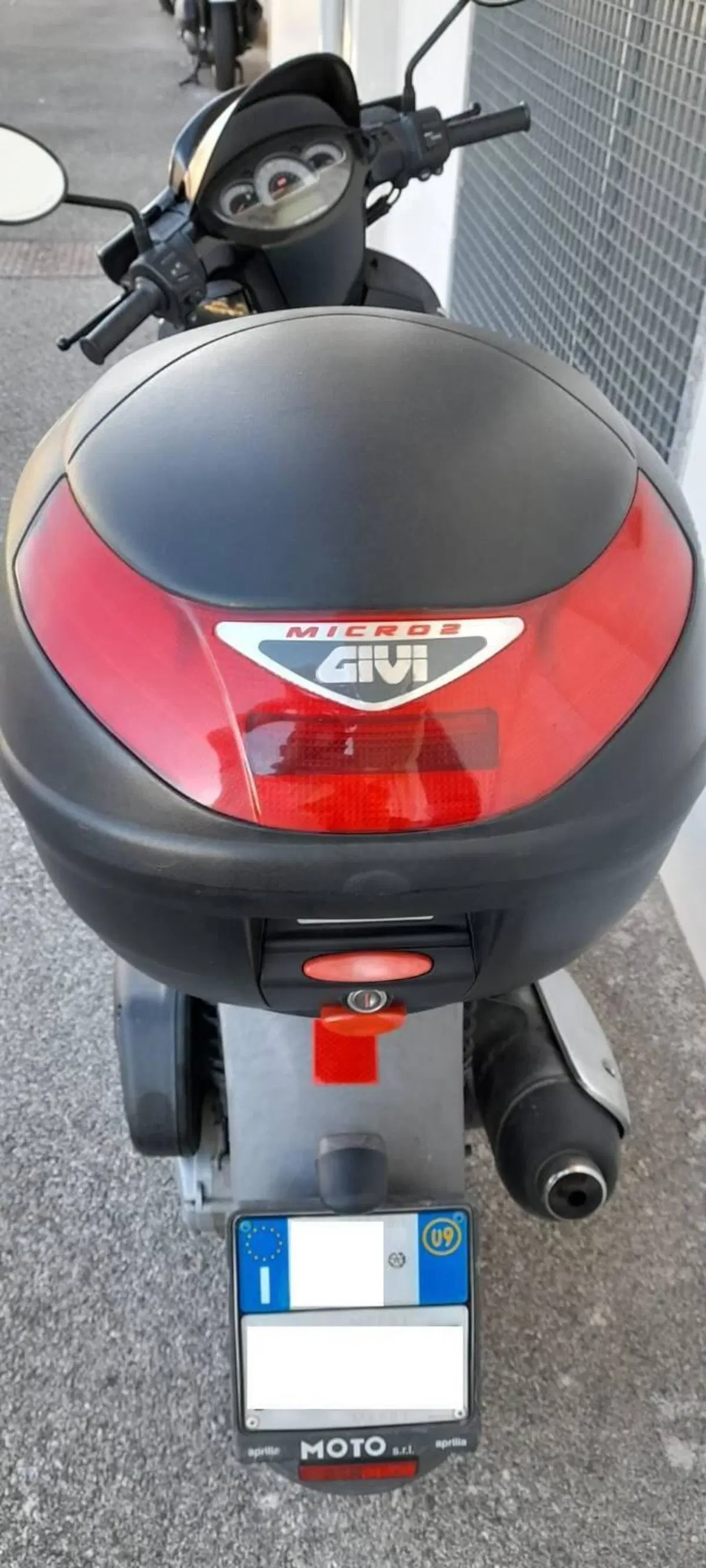 Aprilia Scarabeo 125 i.e. (2009 - 11) (8)