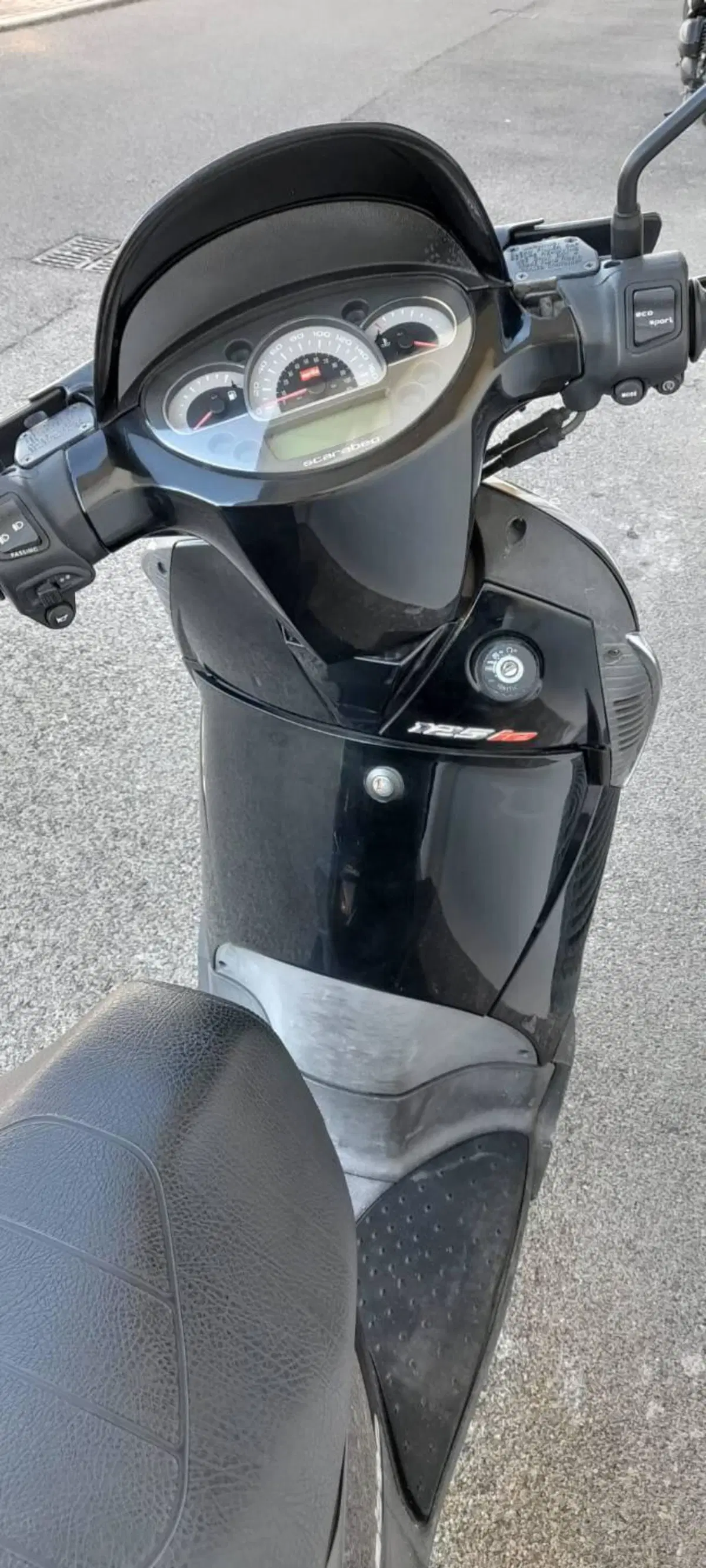 Aprilia Scarabeo 125 i.e. (2009 - 11) (10)