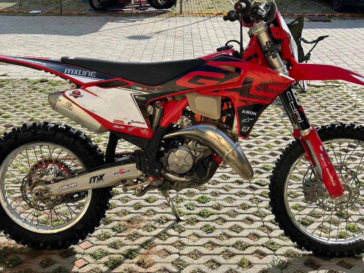 GASGAS EC 125 (2025) (2)