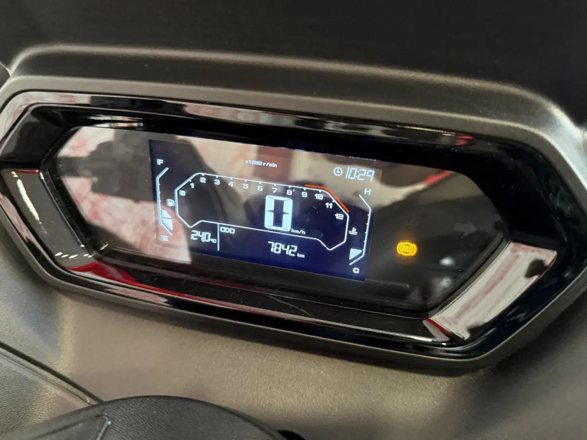 Yamaha X-Max 300 (2021 - 24) (7)
