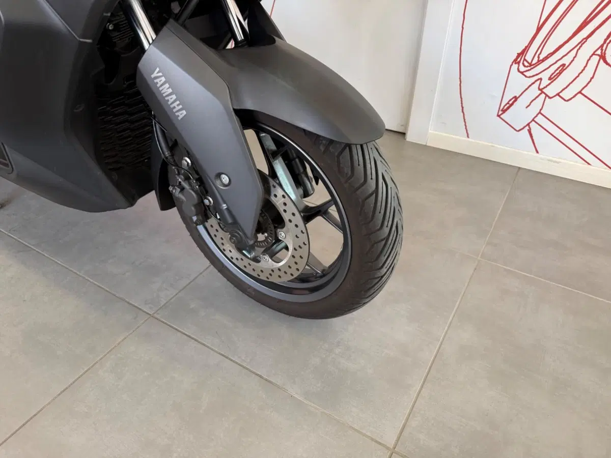 Yamaha X-Max 300 (2021 - 24) (9)