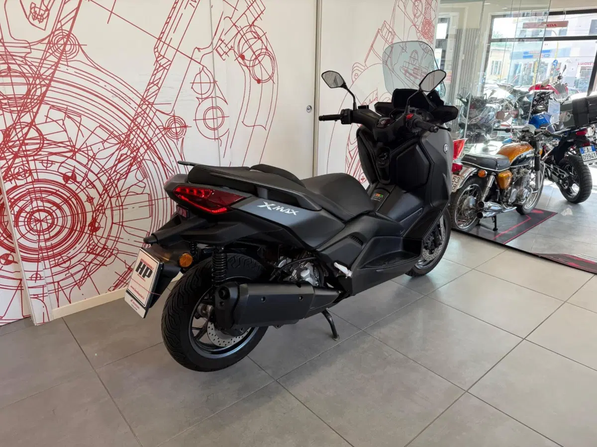 Yamaha X-Max 300 (2021 - 24) (3)