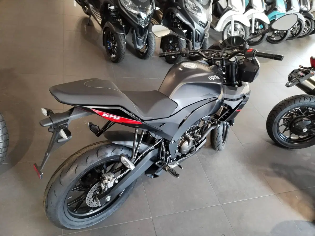 Aprilia Tuono 125 (2025 - 26) (2)