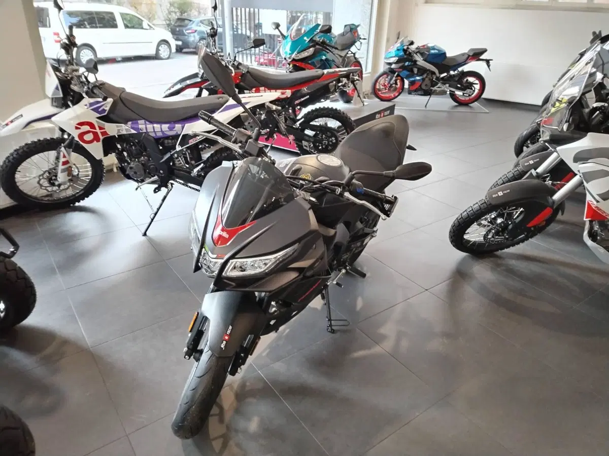 Aprilia Tuono 125 (2025 - 26) (4)