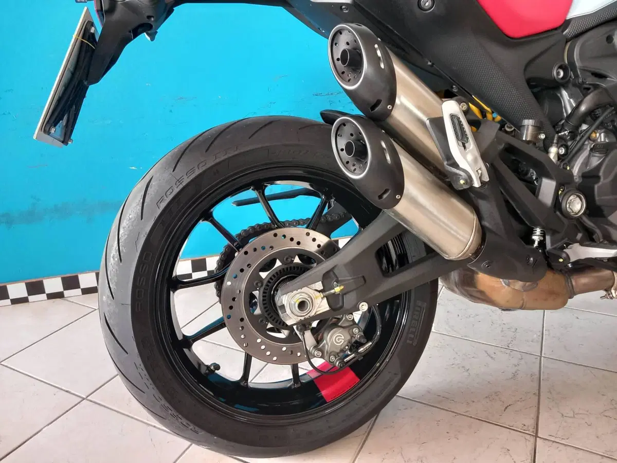 Ducati Monster 937 + (2021 - 25) (13)