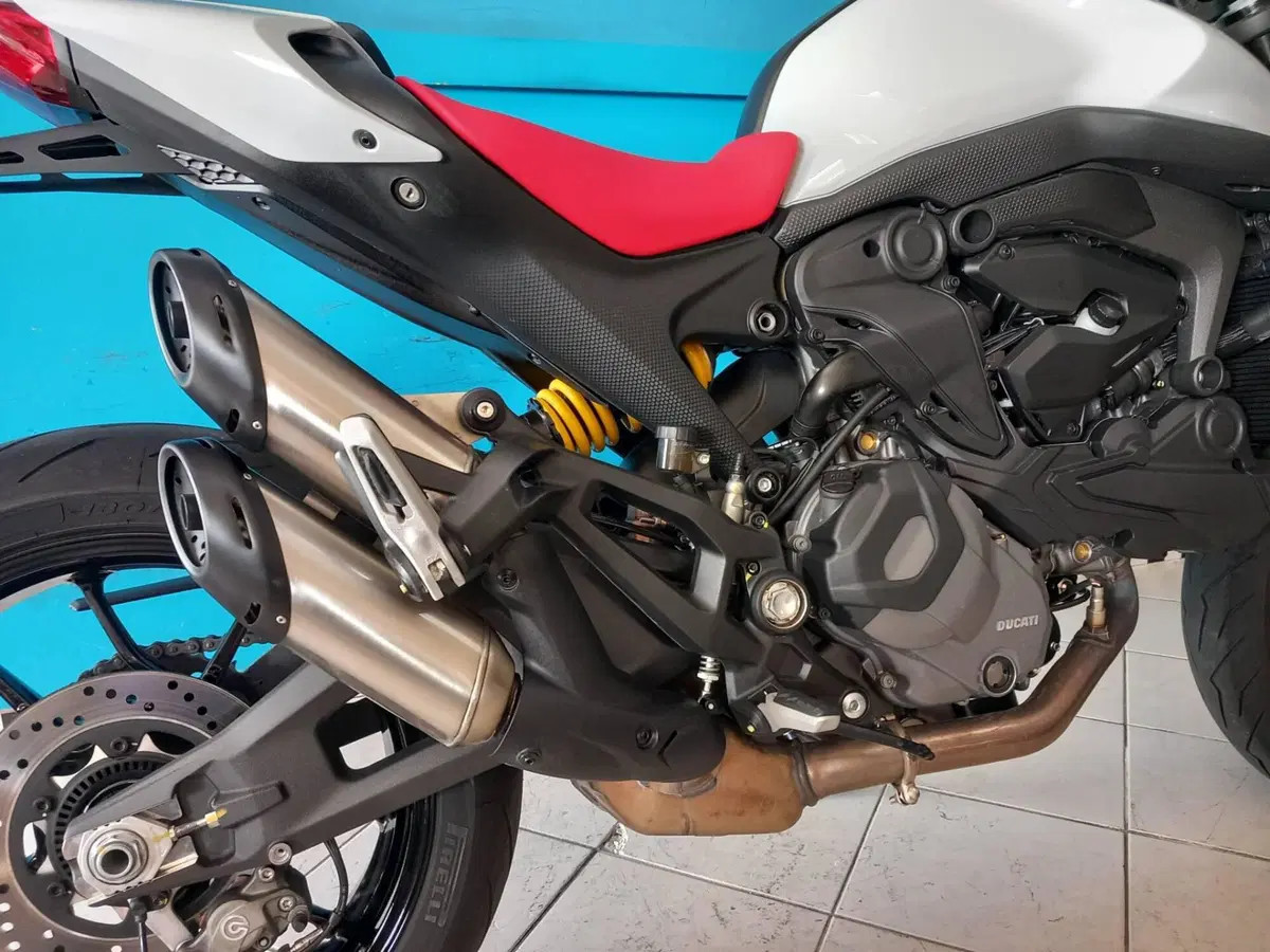 Ducati Monster 937 + (2021 - 25) (14)