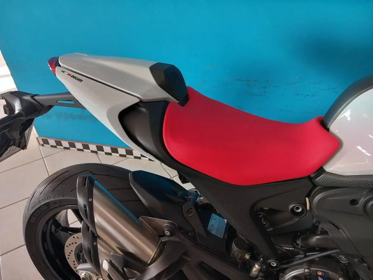 Ducati Monster 937 + (2021 - 25) (15)
