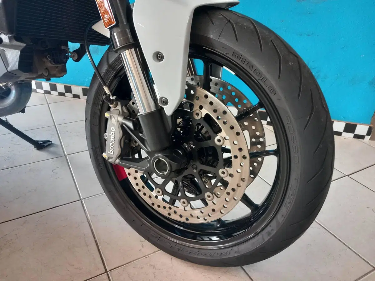 Ducati Monster 937 + (2021 - 25) (19)