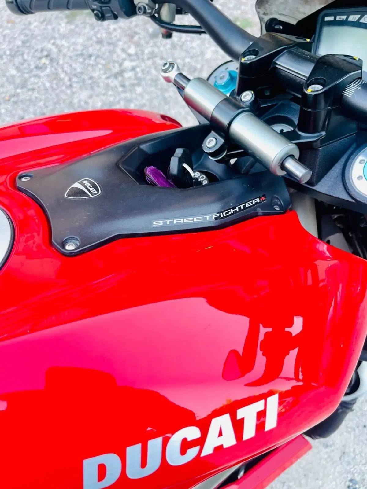 Ducati Streetfighter (2009 - 12) (4)
