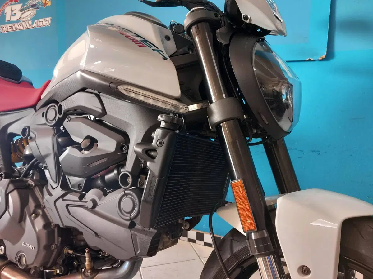 Ducati Monster 937 + (2021 - 25) (17)