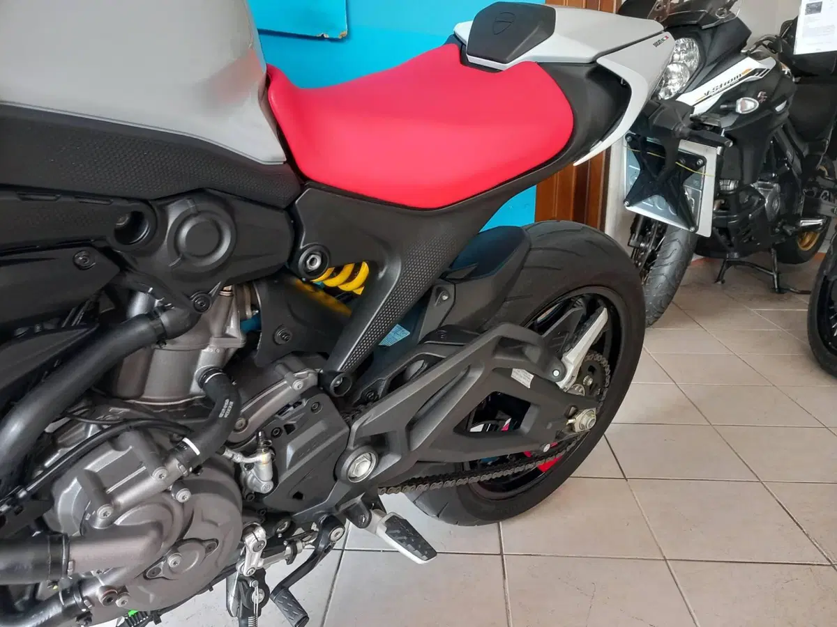 Ducati Monster 937 + (2021 - 25) (11)
