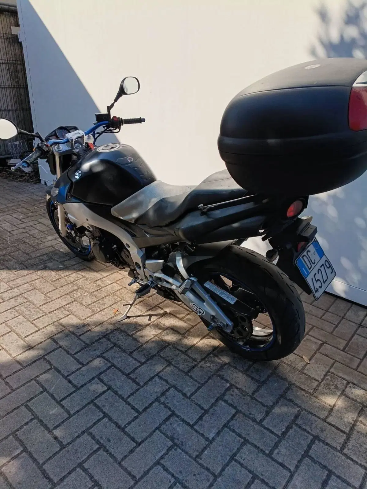 Suzuki GSR 600 (2006 - 11) (3)