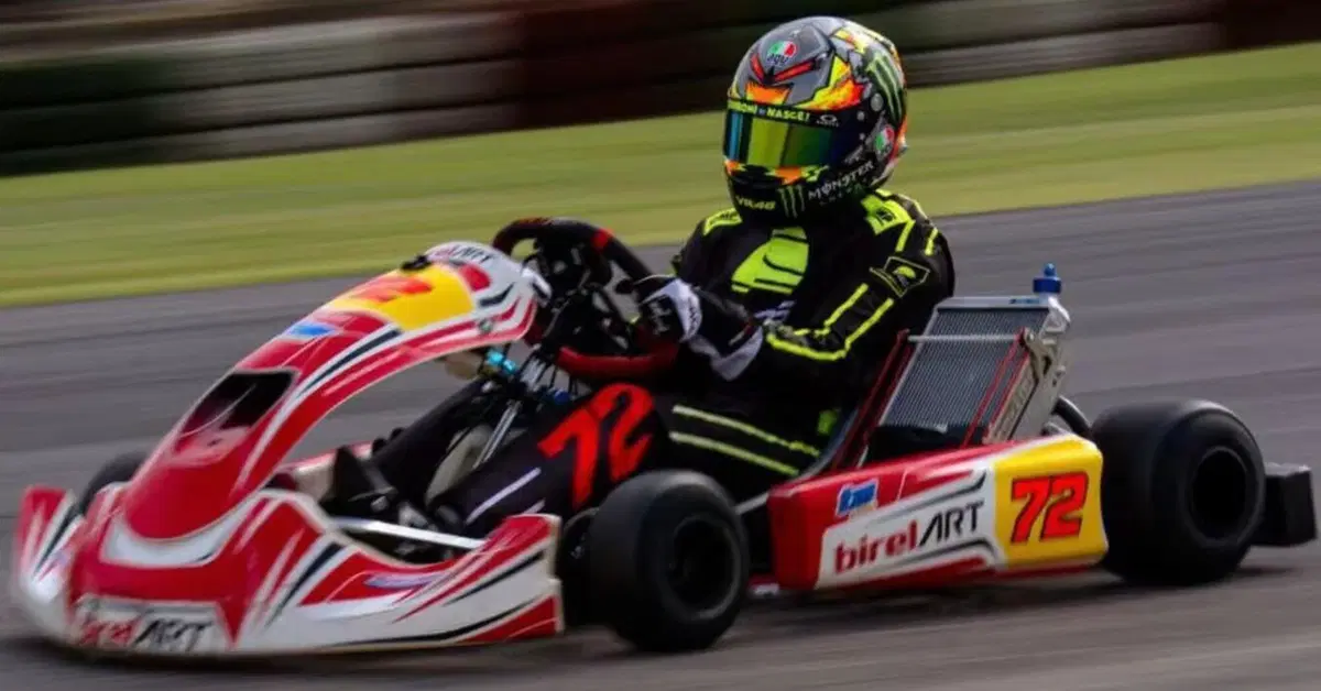 Verso il tour asiatico: l'allenamento speciale di Bezzecchi in go-kart