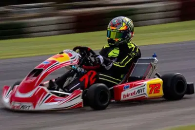 Verso il tour asiatico: l'allenamento speciale di Bezzecchi in go-kart