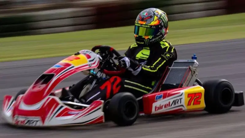 Verso il tour asiatico: l'allenamento speciale di Bezzecchi in go-kart