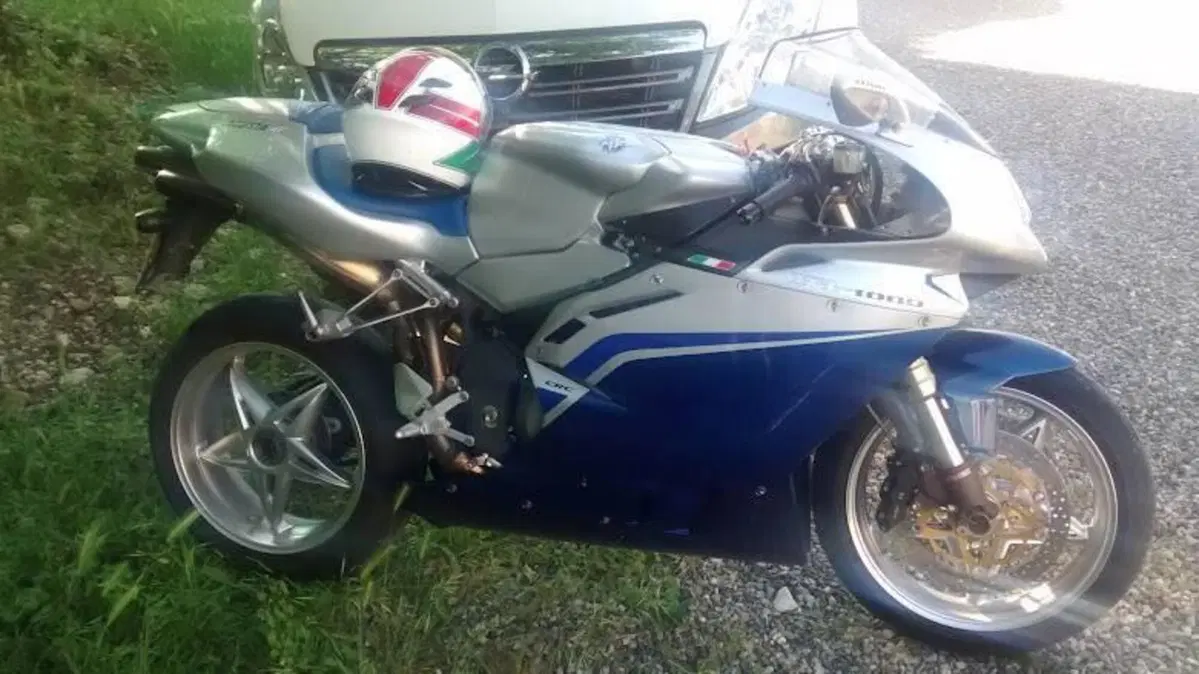MV Agusta F4 1000 S 1+1 (2004 - 06) (2)