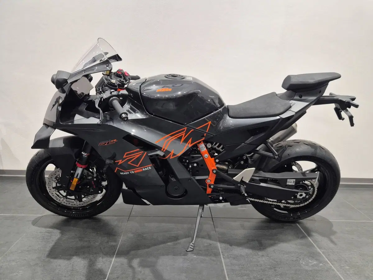 KTM 990 RC R (2026) (2)