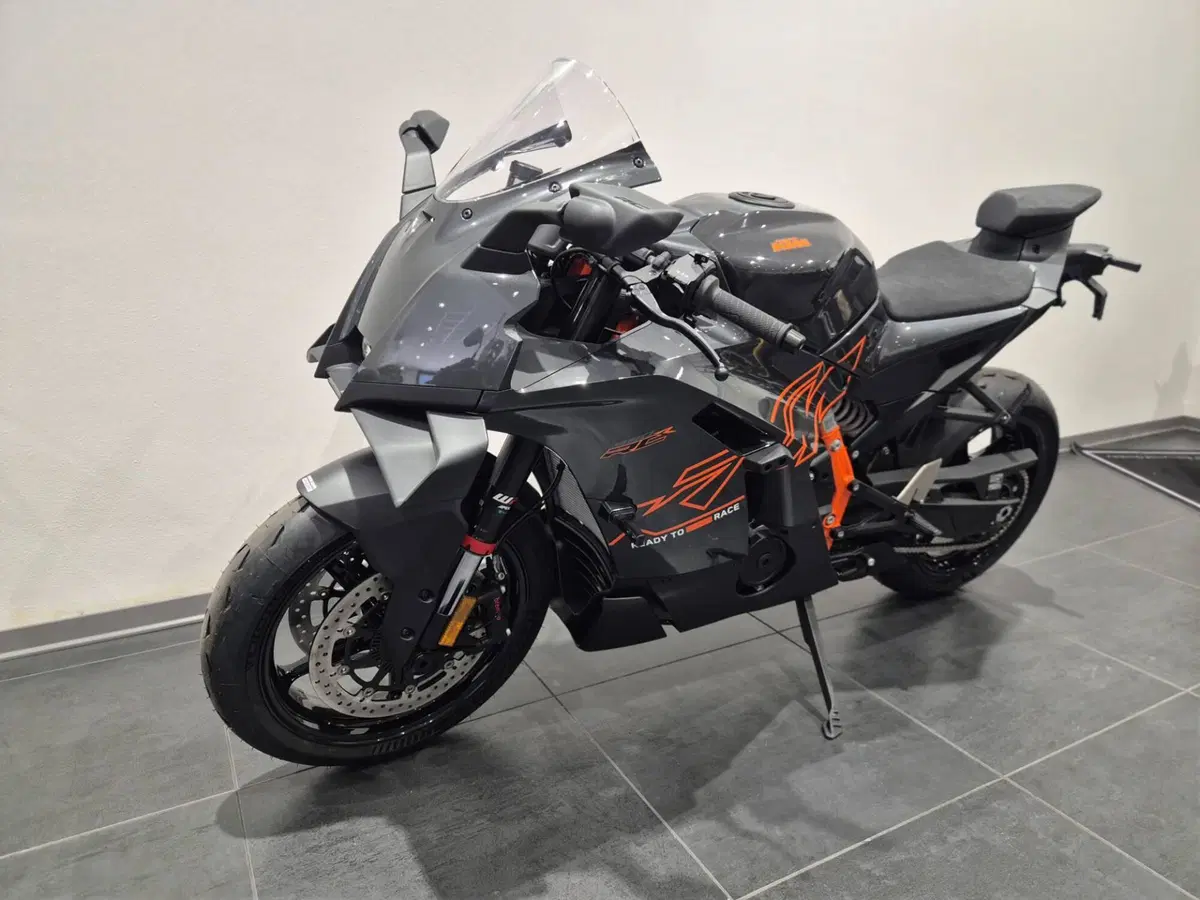 KTM 990 RC R (2026) (6)