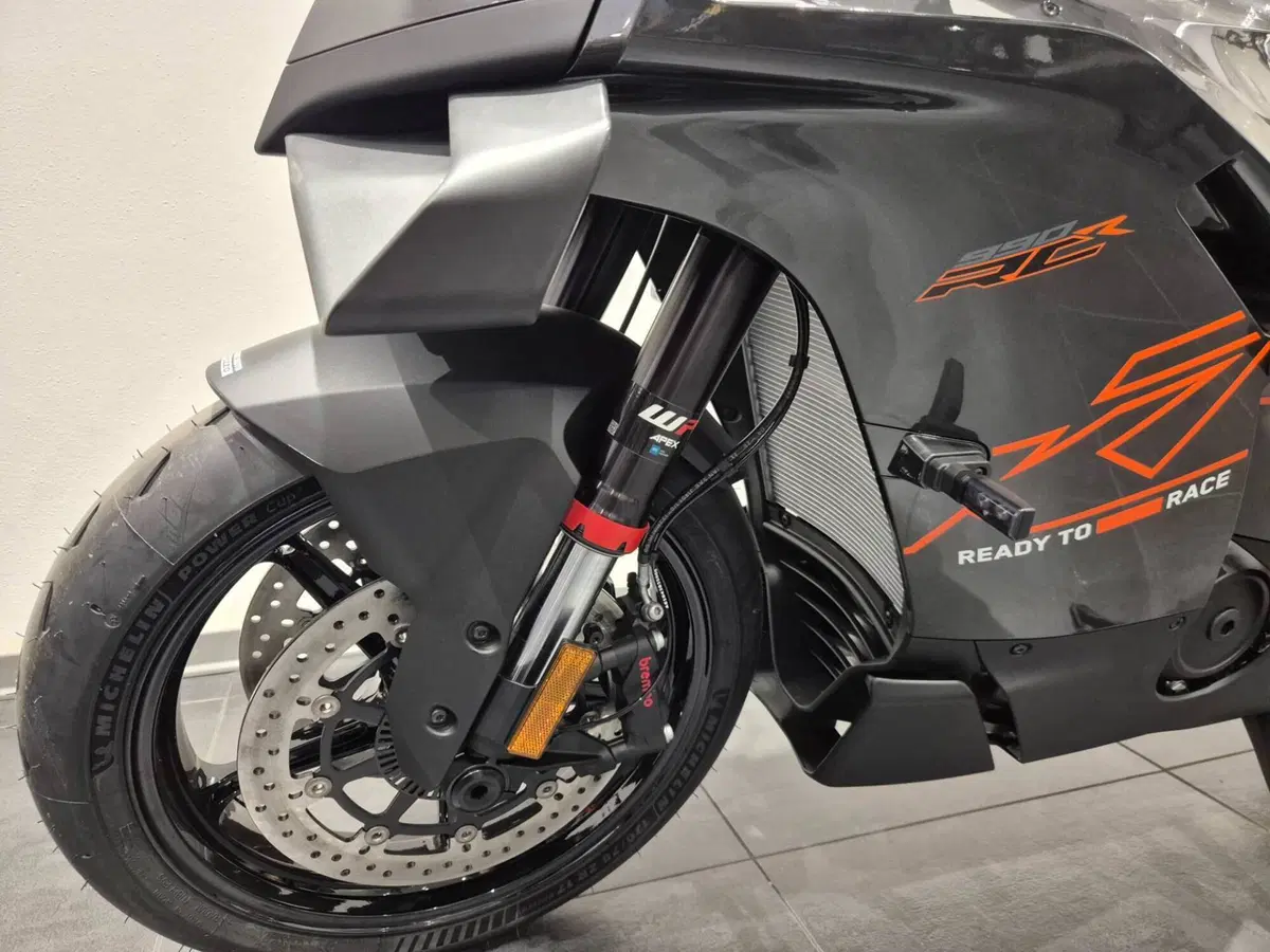KTM 990 RC R (2026) (11)